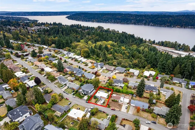 $3,000 | 5227 116th Place Southeast, Bellevue, WA 98006