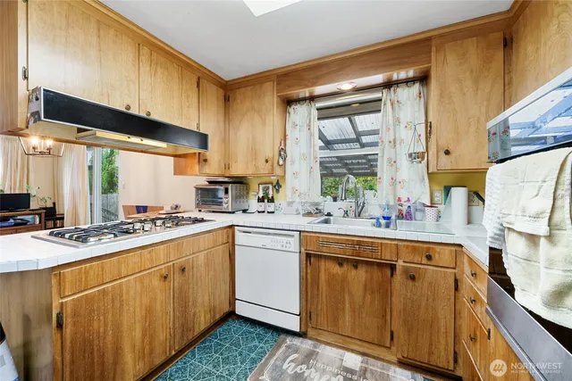 $3,000 | 5227 116th Place Southeast, Bellevue, WA 98006