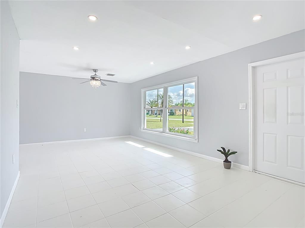 3095 Pinetree Street Port Charlotte, FL 33952 - Photo 3 of 44