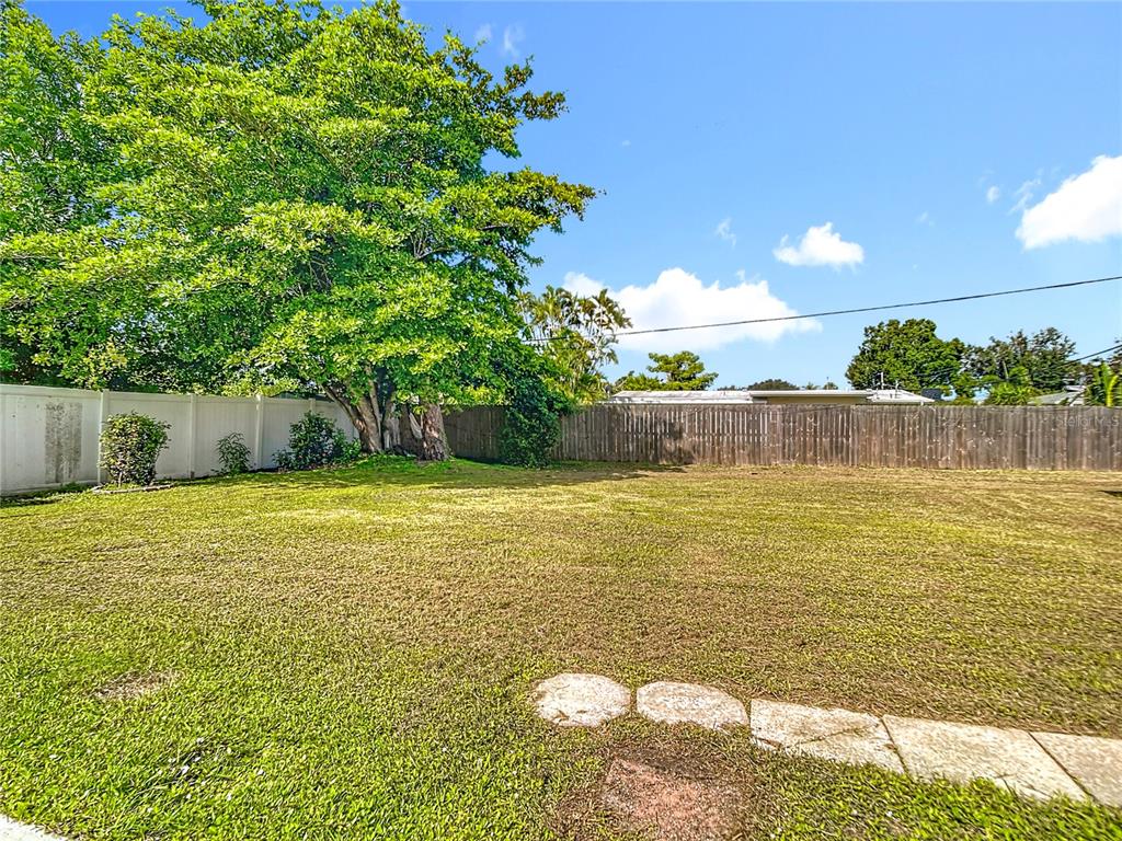 3095 Pinetree Street Port Charlotte, FL 33952 - Photo 33 of 44