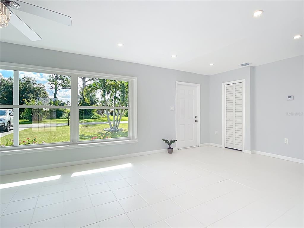 3095 Pinetree Street Port Charlotte, FL 33952 - Photo 4 of 44