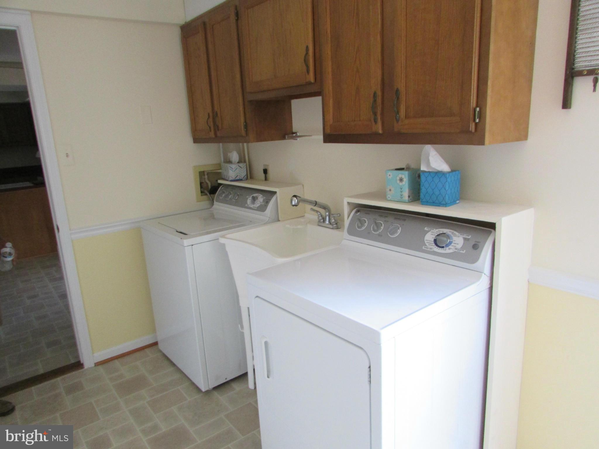 1365 Uniontown Road Westminster, MD 21158 - Photo 12 of 30 Laundry room