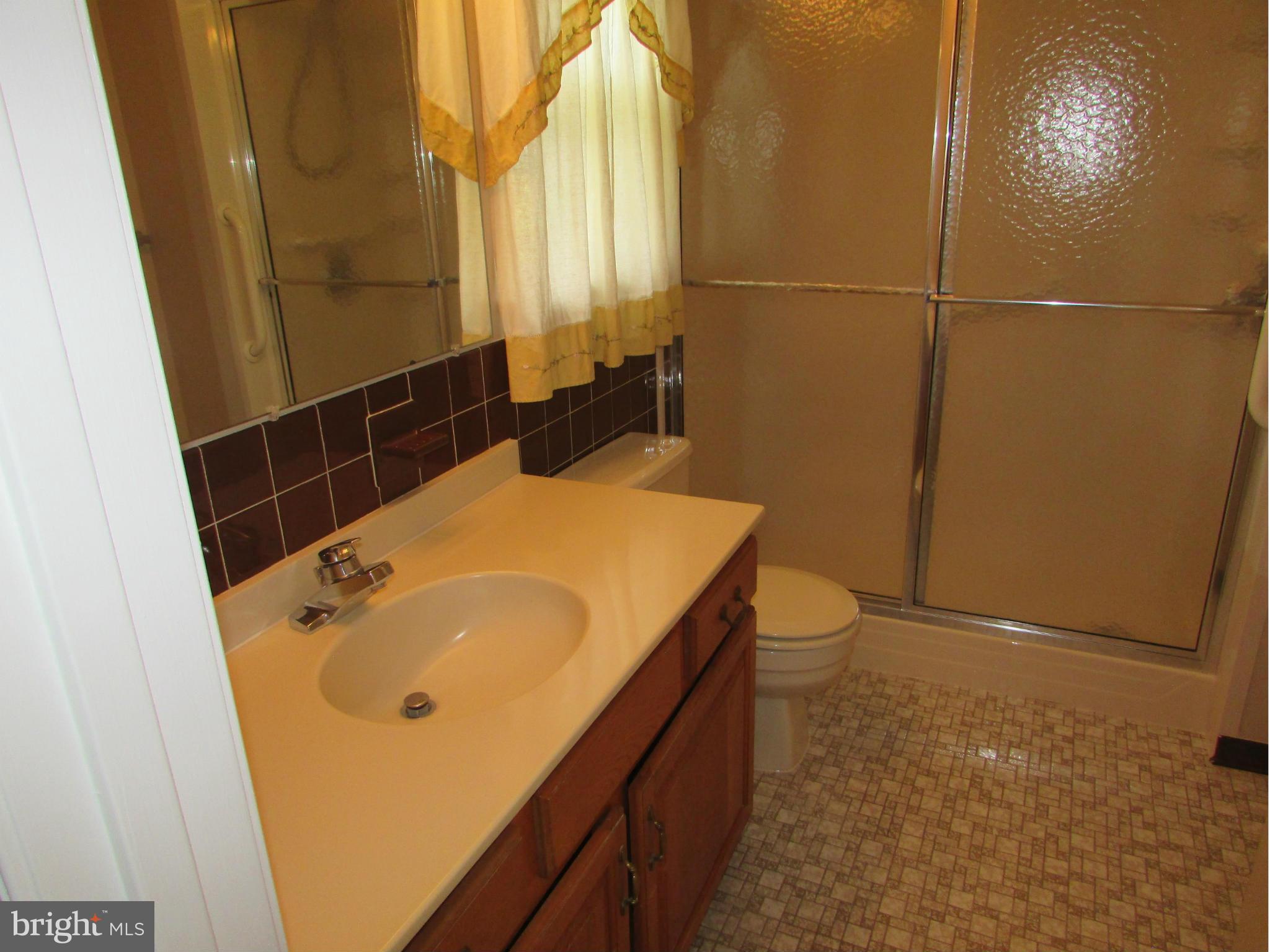 1365 Uniontown Road Westminster, MD 21158 - Photo 22 of 30 Bath (Master)
