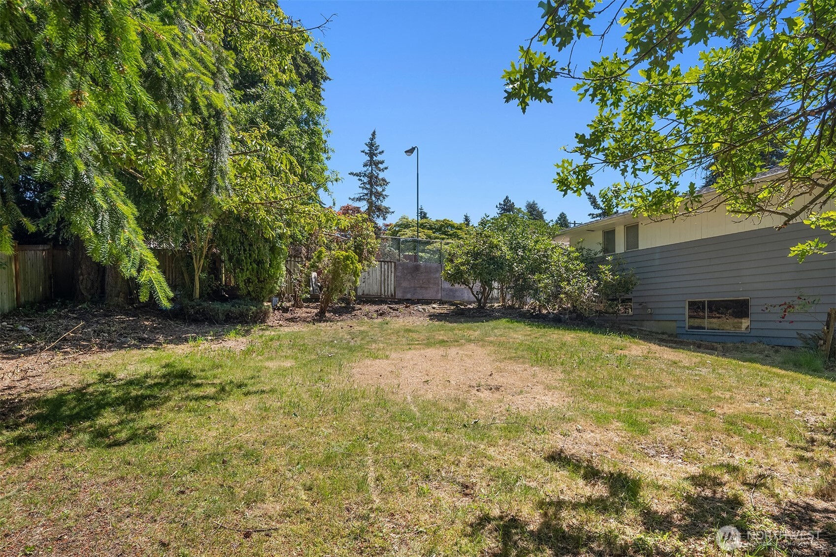 8725 Maple Lane Edmonds, WA 98026 - Photo 26 of 28
