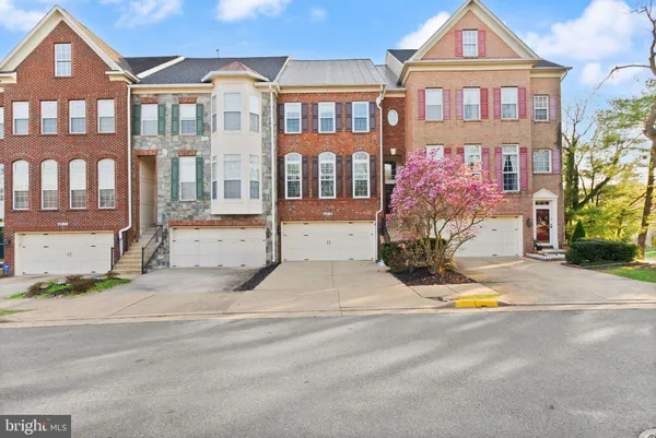 $825,000 | 6719 Aspen Trace Court, Annandale, VA 22003