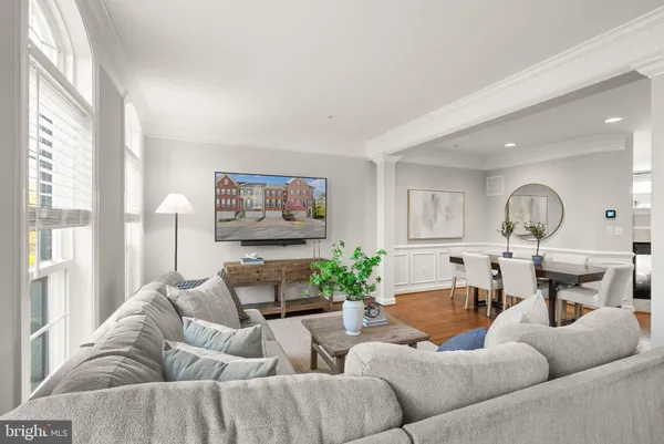 $825,000 | 6719 Aspen Trace Court, Annandale, VA 22003