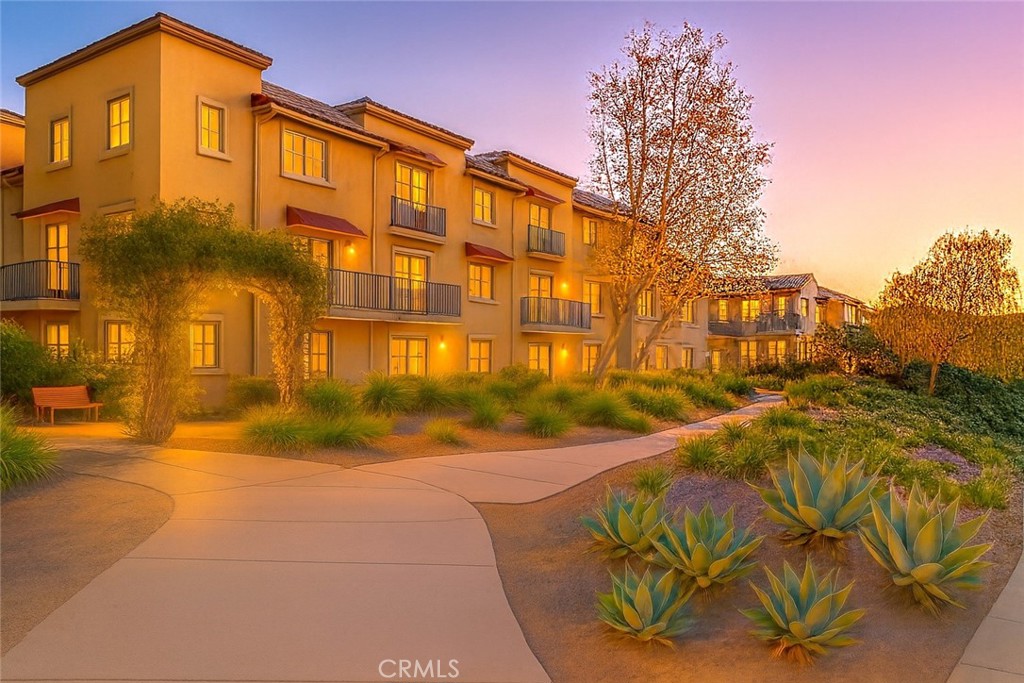 2581 Arvia Street, Unit 3 Los Angeles, CA 90065 - Photo 49 of 52 a view of a house with a yard