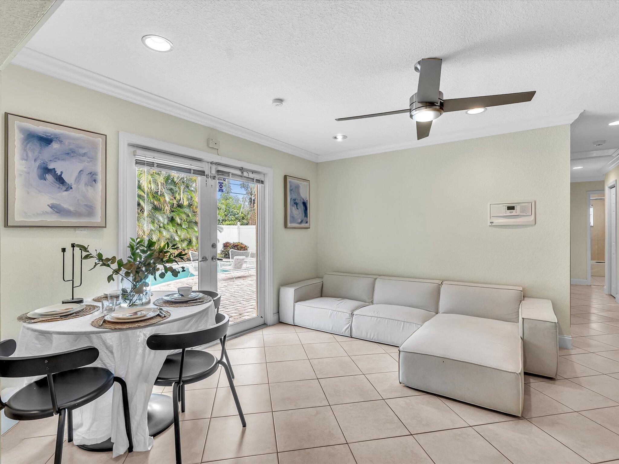 11 Forest Hills Lane Boca Raton, FL 33431 - Photo 6 of 59 Living Room