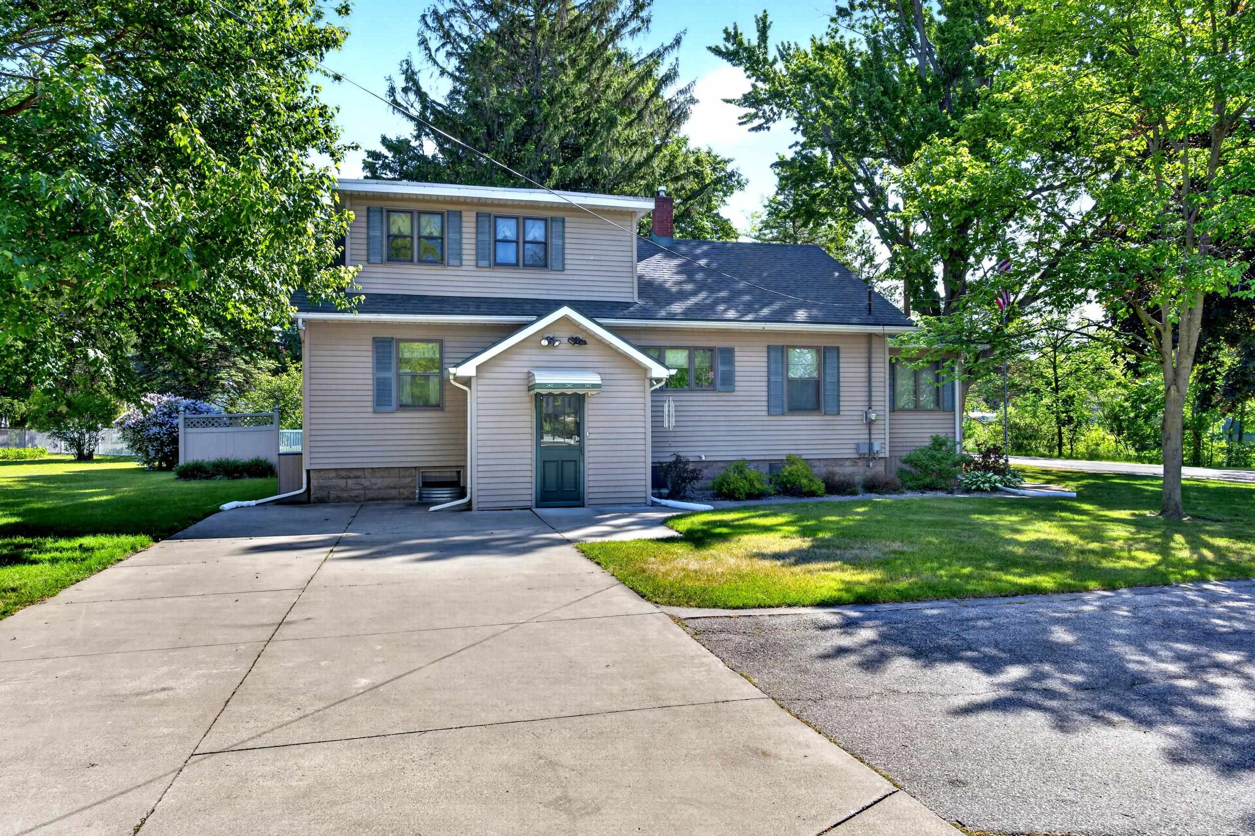 204 Russell Road Kawkawlin, MI 48631 - Photo 5 of 82 Gallery Image 5