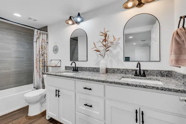 $295,000 | 421 North Main Street, Farmersville, TX 75442