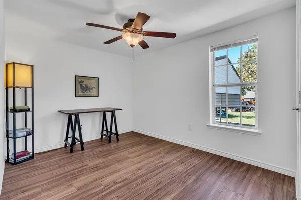 $295,000 | 421 North Main Street, Farmersville, TX 75442