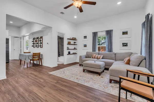 $295,000 | 421 North Main Street, Farmersville, TX 75442