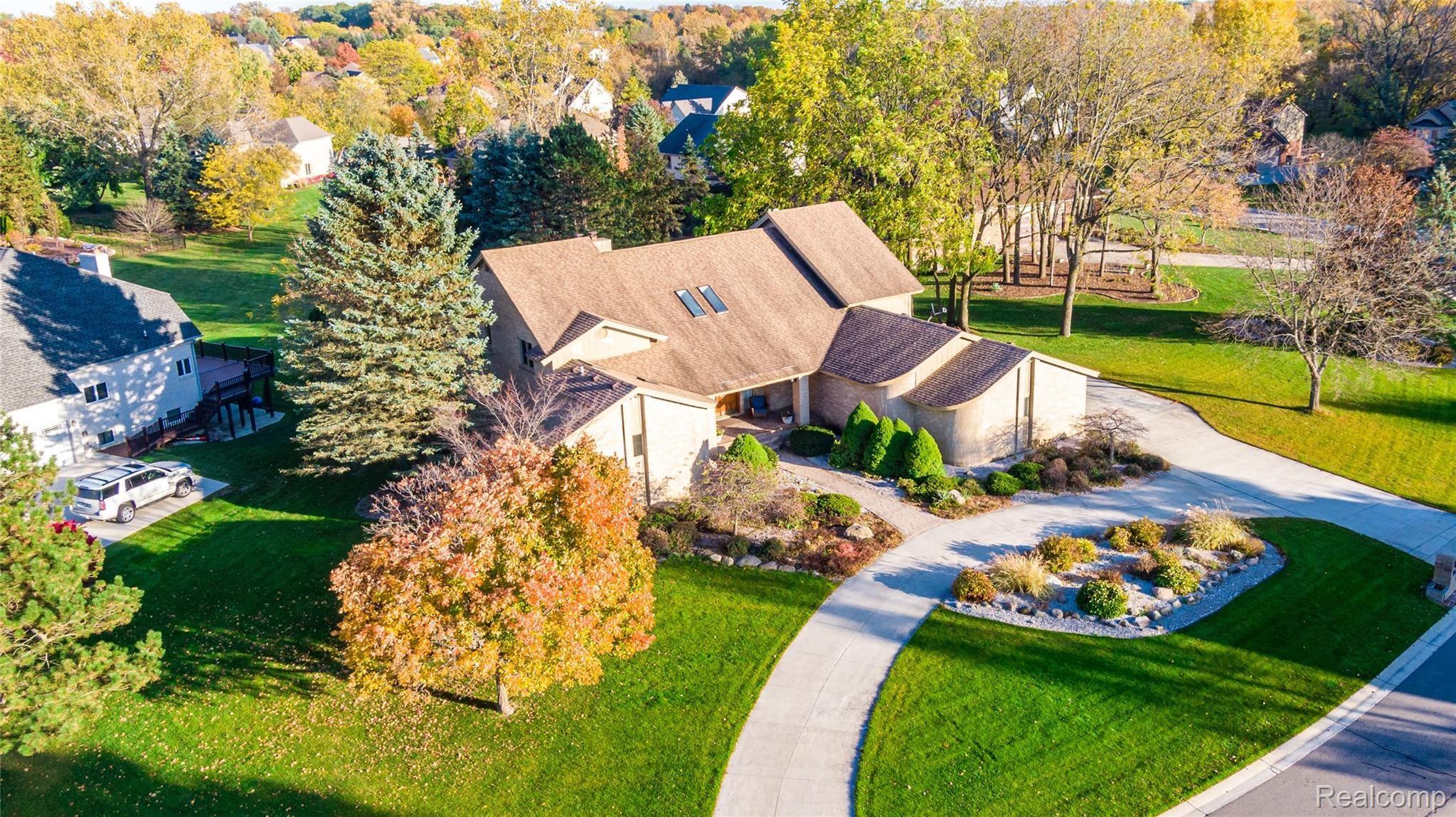 538 Oakbridge Drive Rochester, MI 48306 - Photo 52 of 54 45.jpg