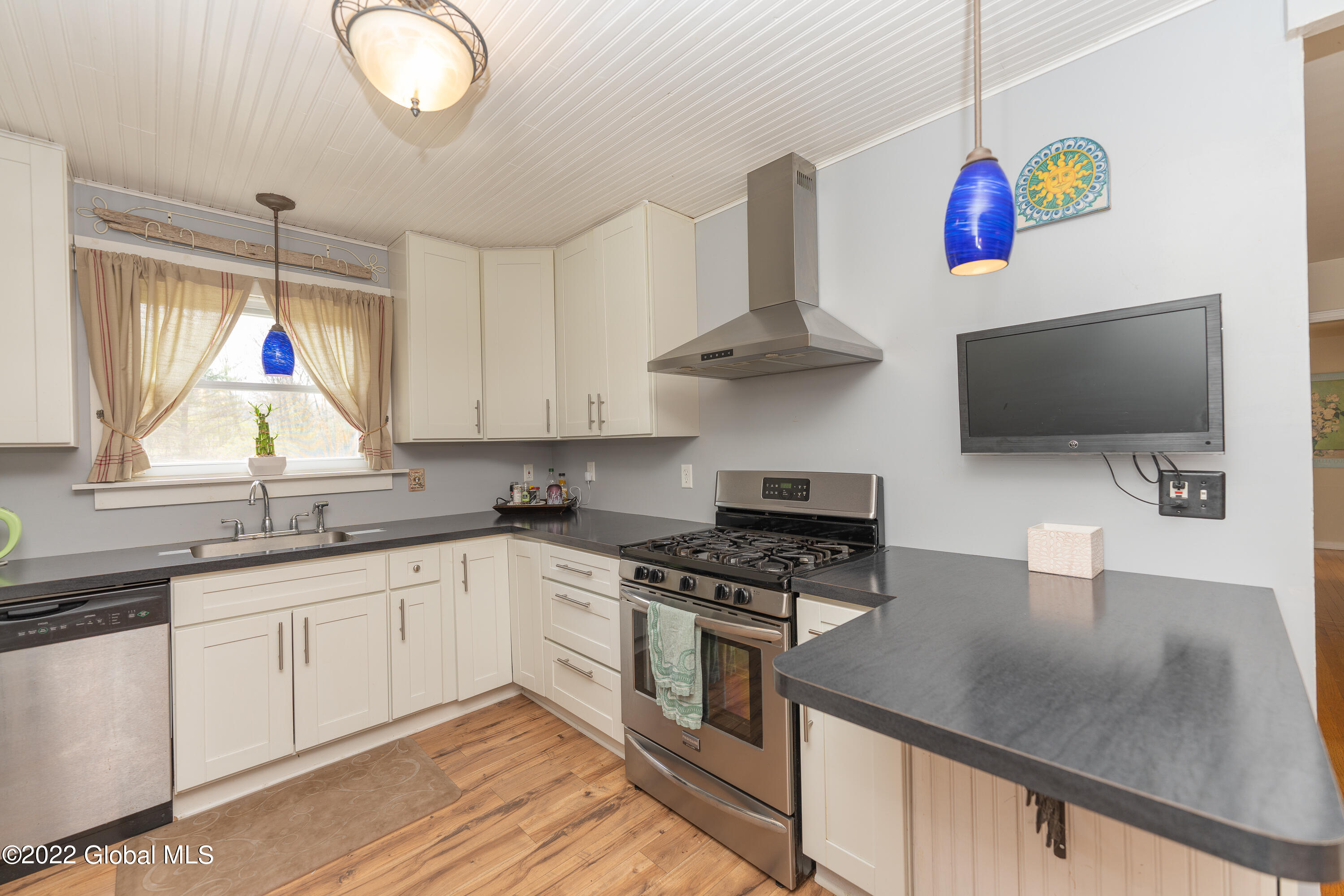 75 Weatherwax Road Poestenkill, NY 12140 - Photo 22 of 70 3 Kitchen 5
