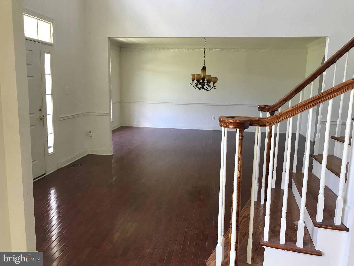 52 Curtmantle Road Mickleton, NJ 08056 - Photo 4 of 21 Foyer