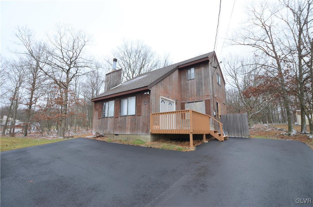 4841 Pine Ridge Drive West Bushkill, PA 18324 - Photo 1 of 14 Gallery Image 1