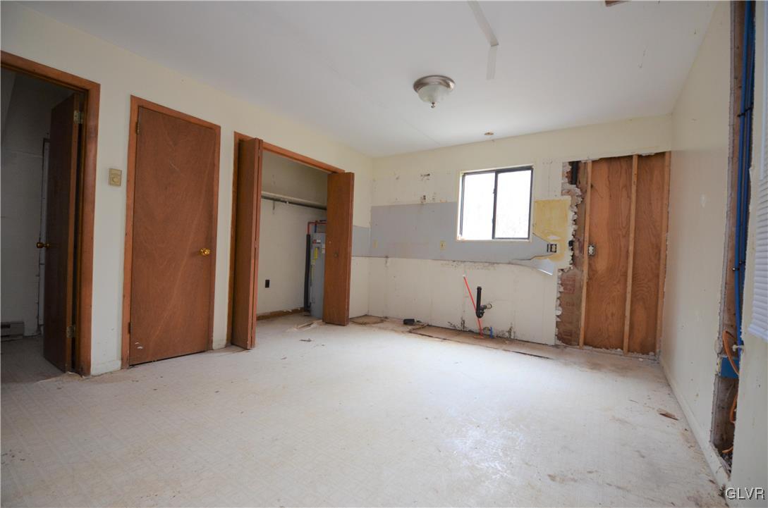4841 Pine Ridge Drive West Bushkill, PA 18324 - Photo 5 of 14 Gallery Image 5