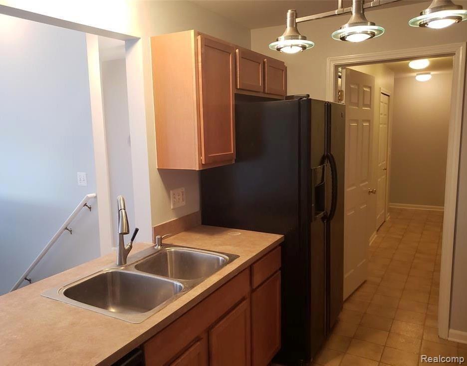 11770 Farmington Road Livonia, MI 48150 - Photo 3 of 5