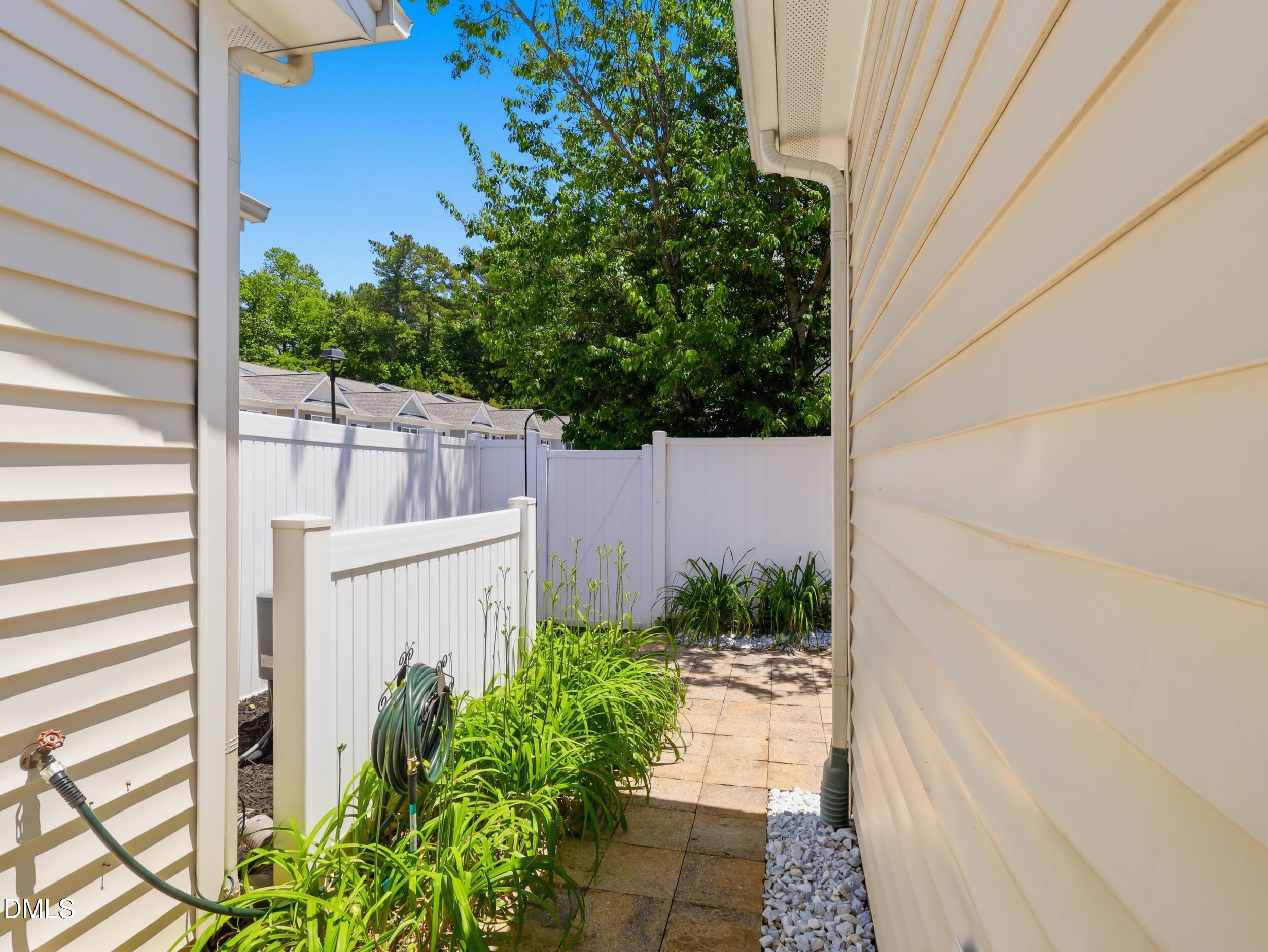 2505 Asher View Court Raleigh, NC 27606 - Photo 28 of 34