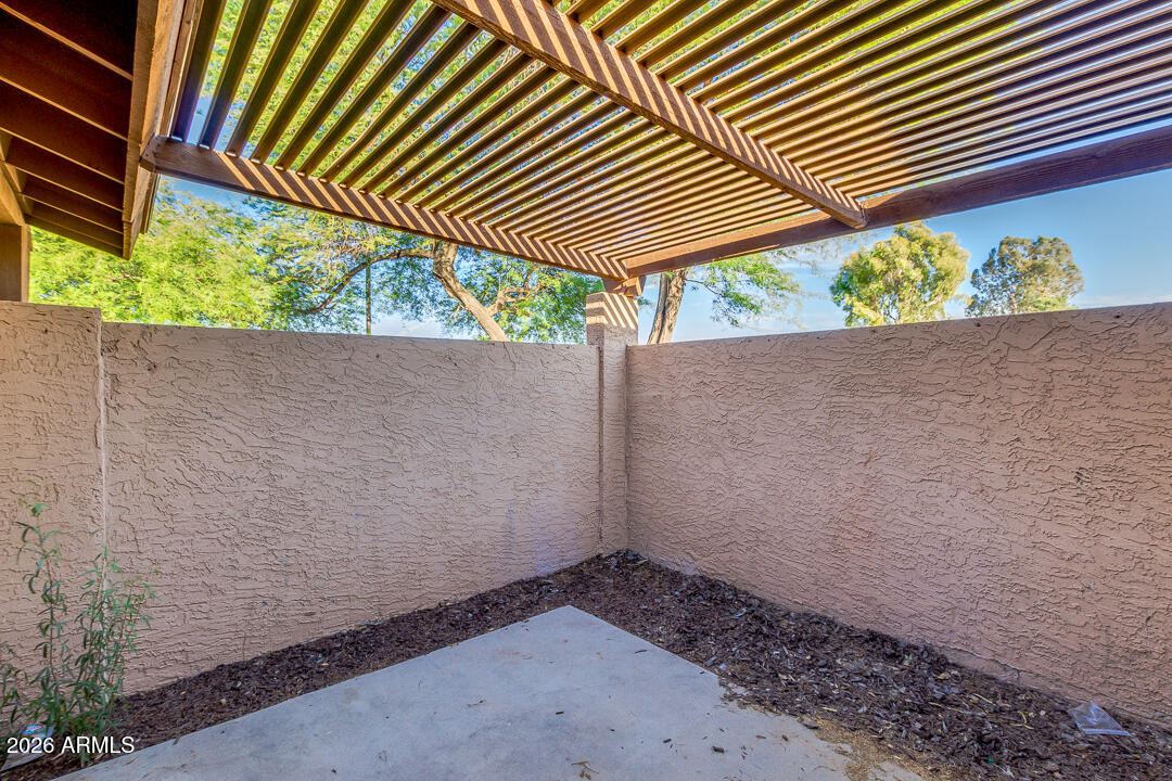 2149 East 10th Street, Unit 3 Tempe, AZ 85281 - Photo 13 of 14 a backyard of a house
