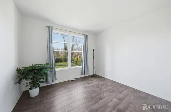 $1,299,999 | 3 Cairnes Lane, East Brunswick, NJ 08816