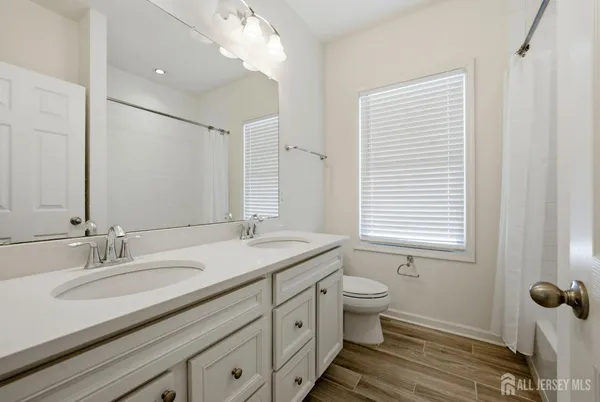 $1,299,999 | 3 Cairnes Lane, East Brunswick, NJ 08816