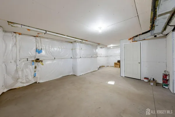 $1,299,999 | 3 Cairnes Lane, East Brunswick, NJ 08816