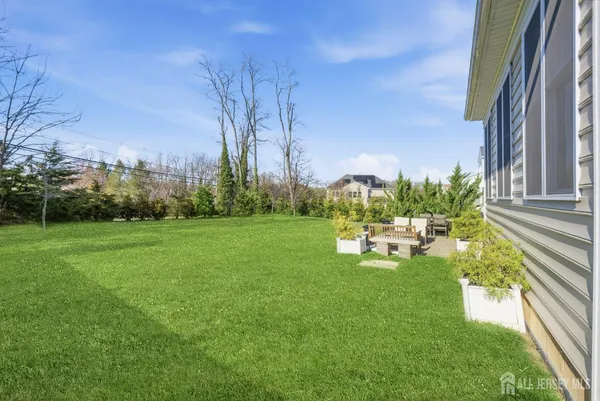 $1,299,999 | 3 Cairnes Lane, East Brunswick, NJ 08816
