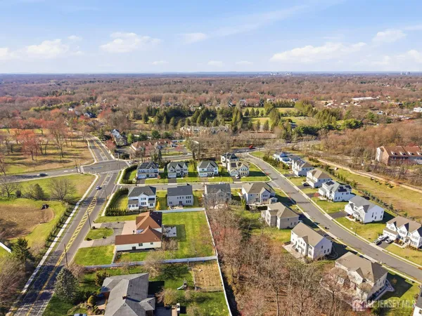 $1,299,999 | 3 Cairnes Lane, East Brunswick, NJ 08816