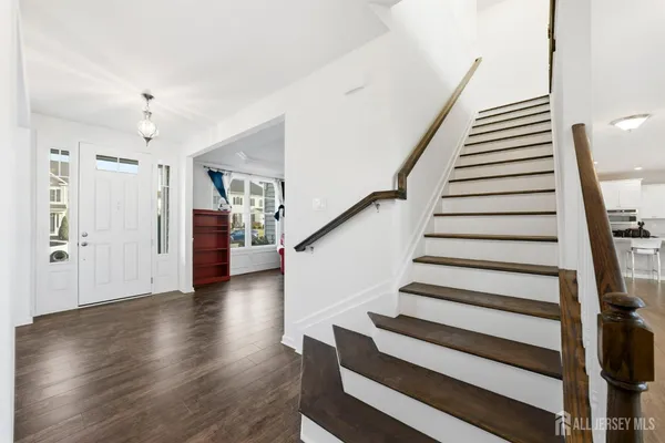 $1,299,999 | 3 Cairnes Lane, East Brunswick, NJ 08816
