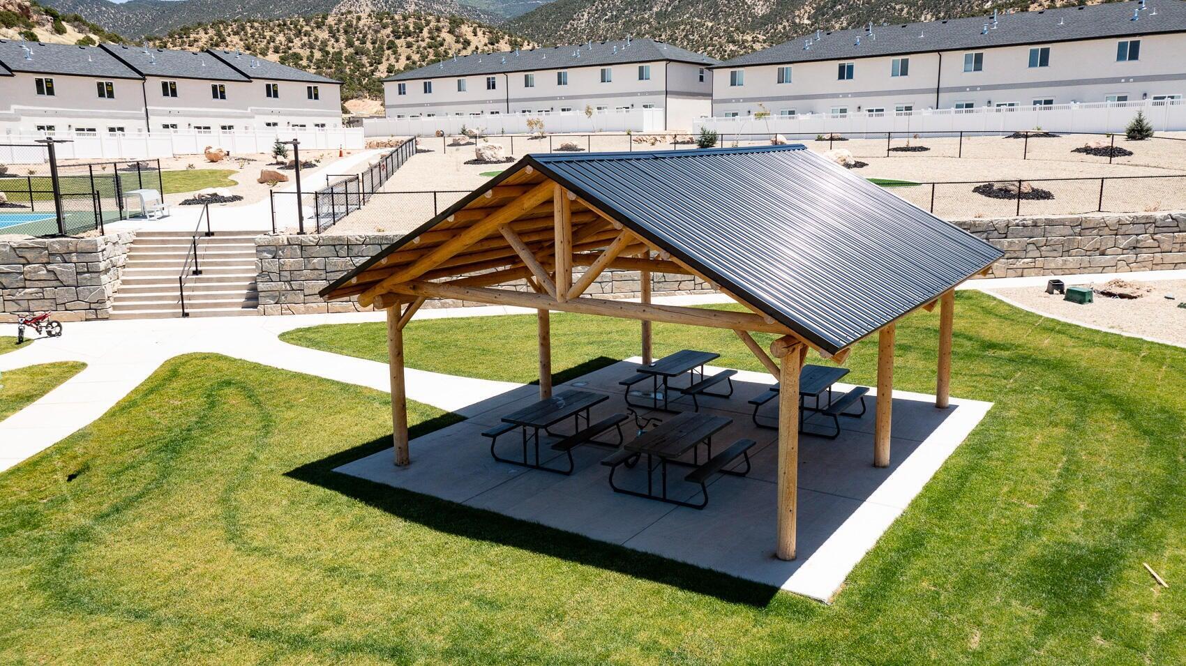 668 East Fiddlers Canyon Road, Unit 11 Cedar City, UT 84721 - Photo 21 of 25 common.3