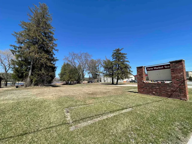 $75,000 | 518 West Main Street, Wautoma, WI 54982