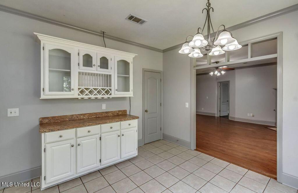145 Bradfield Road Madison, MS 39110 - Photo 13 of 21 Butler's Pantry