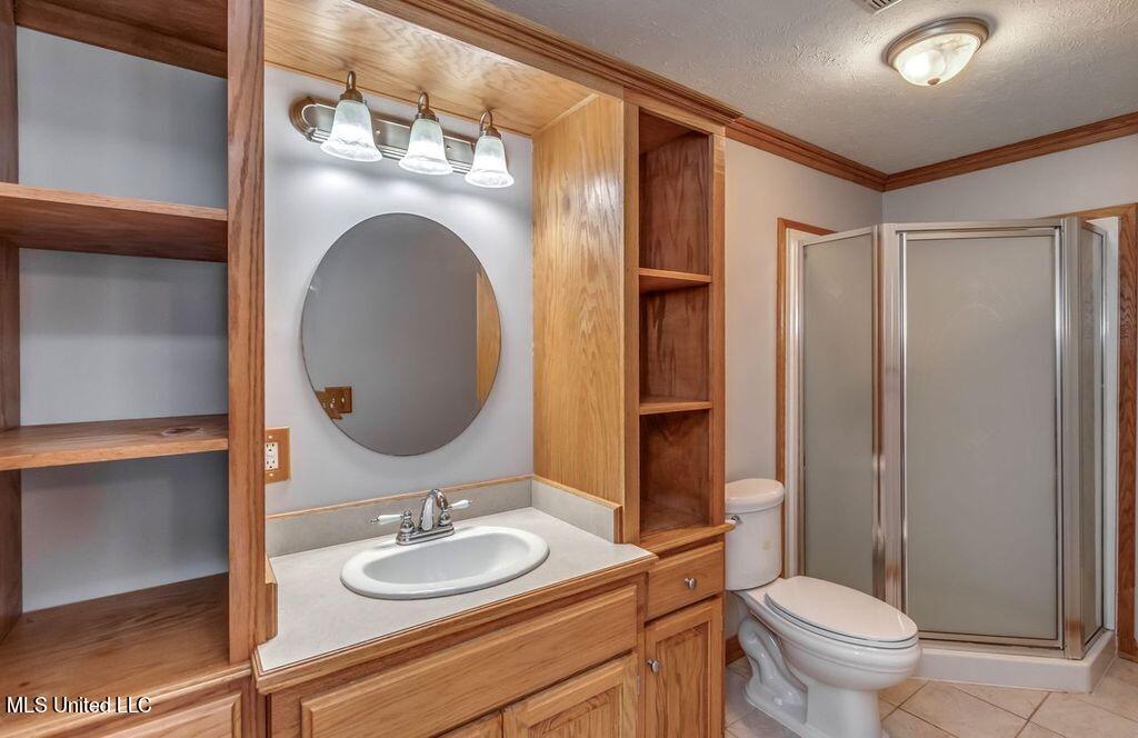 145 Bradfield Road Madison, MS 39110 - Photo 16 of 21 Upstairs bathroom