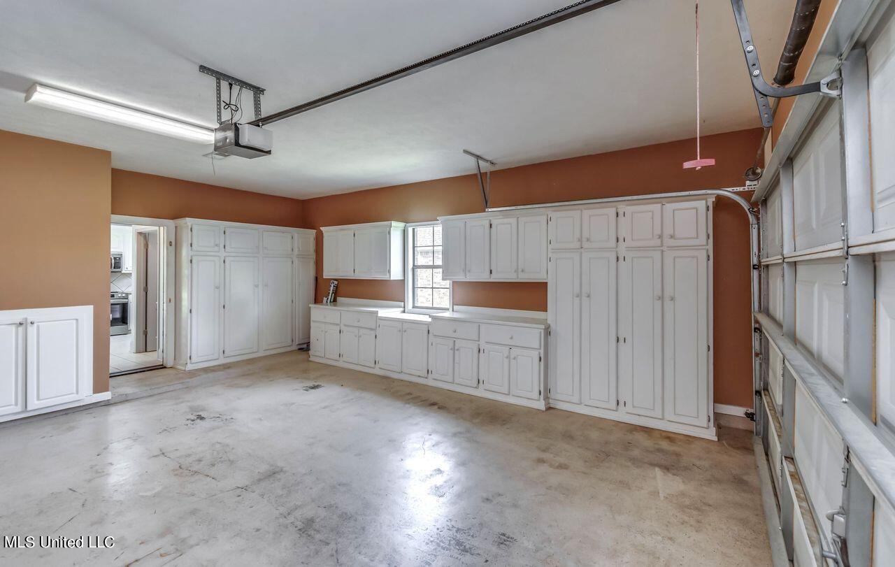 145 Bradfield Road Madison, MS 39110 - Photo 18 of 21 Garage Storage