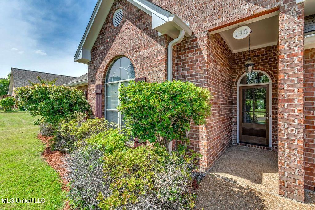 145 Bradfield Road Madison, MS 39110 - Photo 2 of 21 Front door