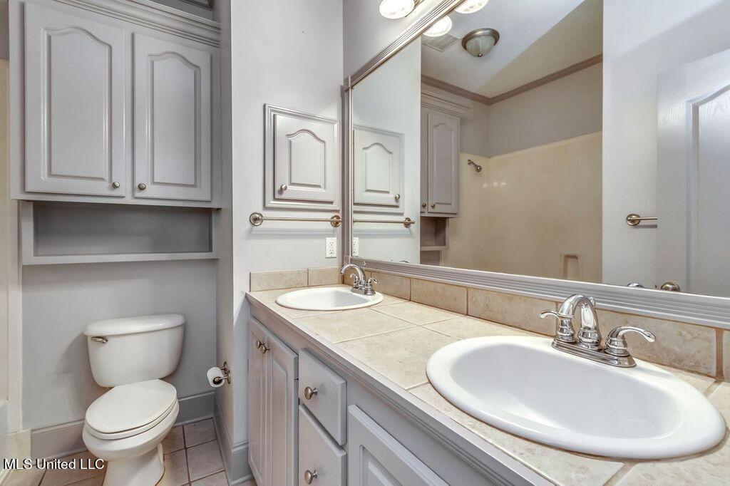 145 Bradfield Road Madison, MS 39110 - Photo 8 of 21 Bathroom 2 145