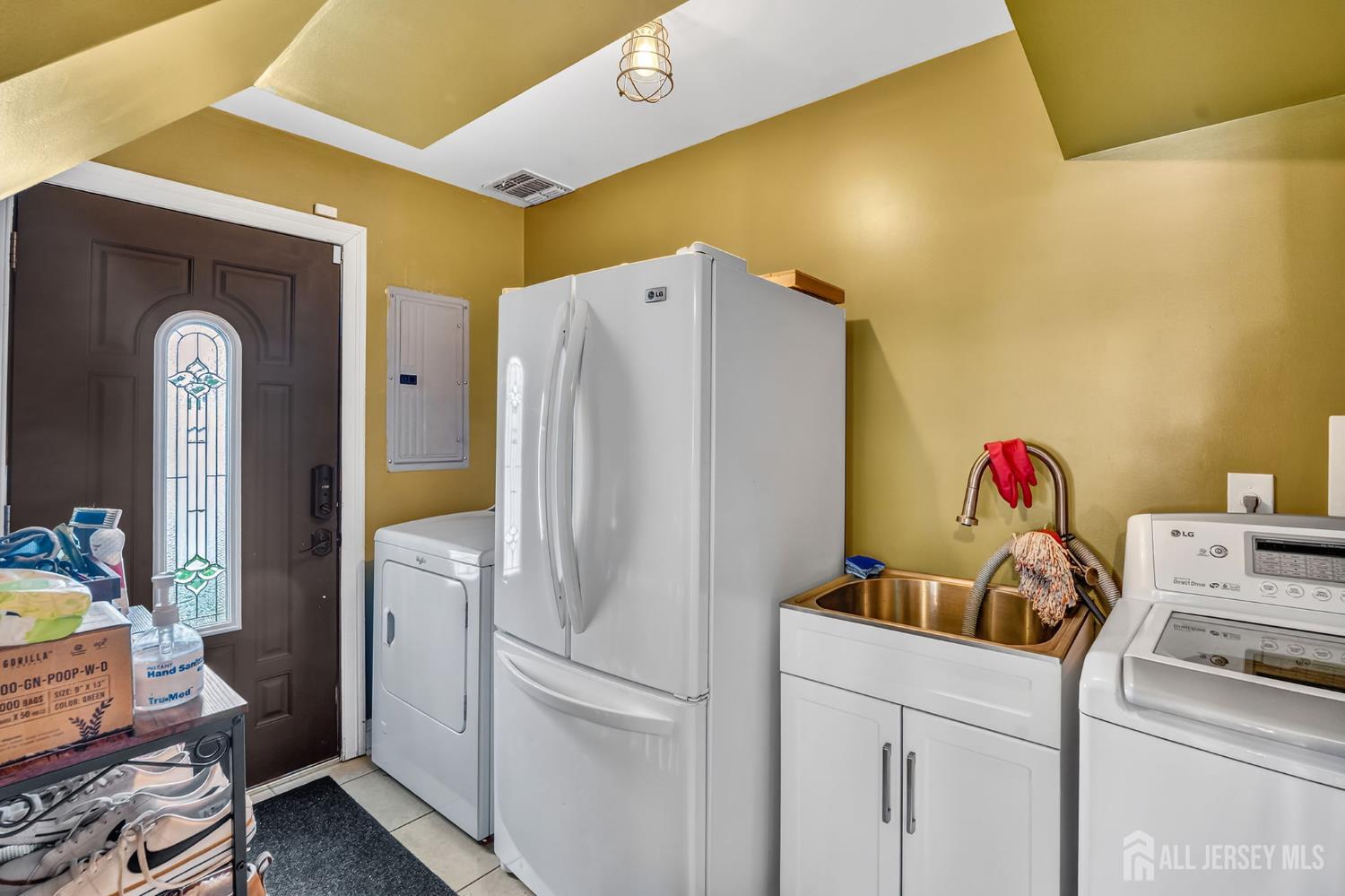 695 Spruce Road North Brunswick, NJ 08902 - Photo 35 of 63