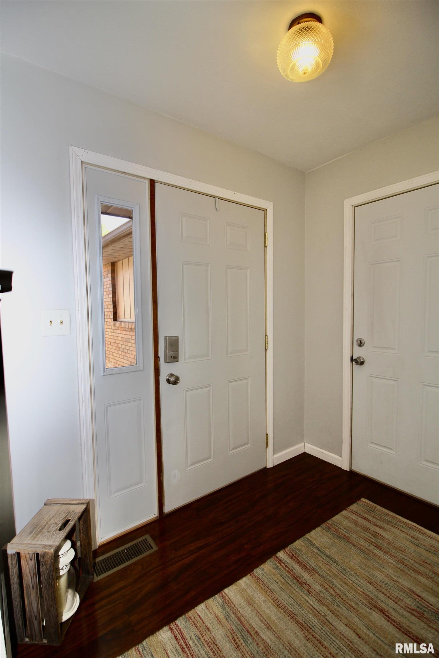 107 Chestnut Drive Morton, IL 61550 - Photo 3 of 35