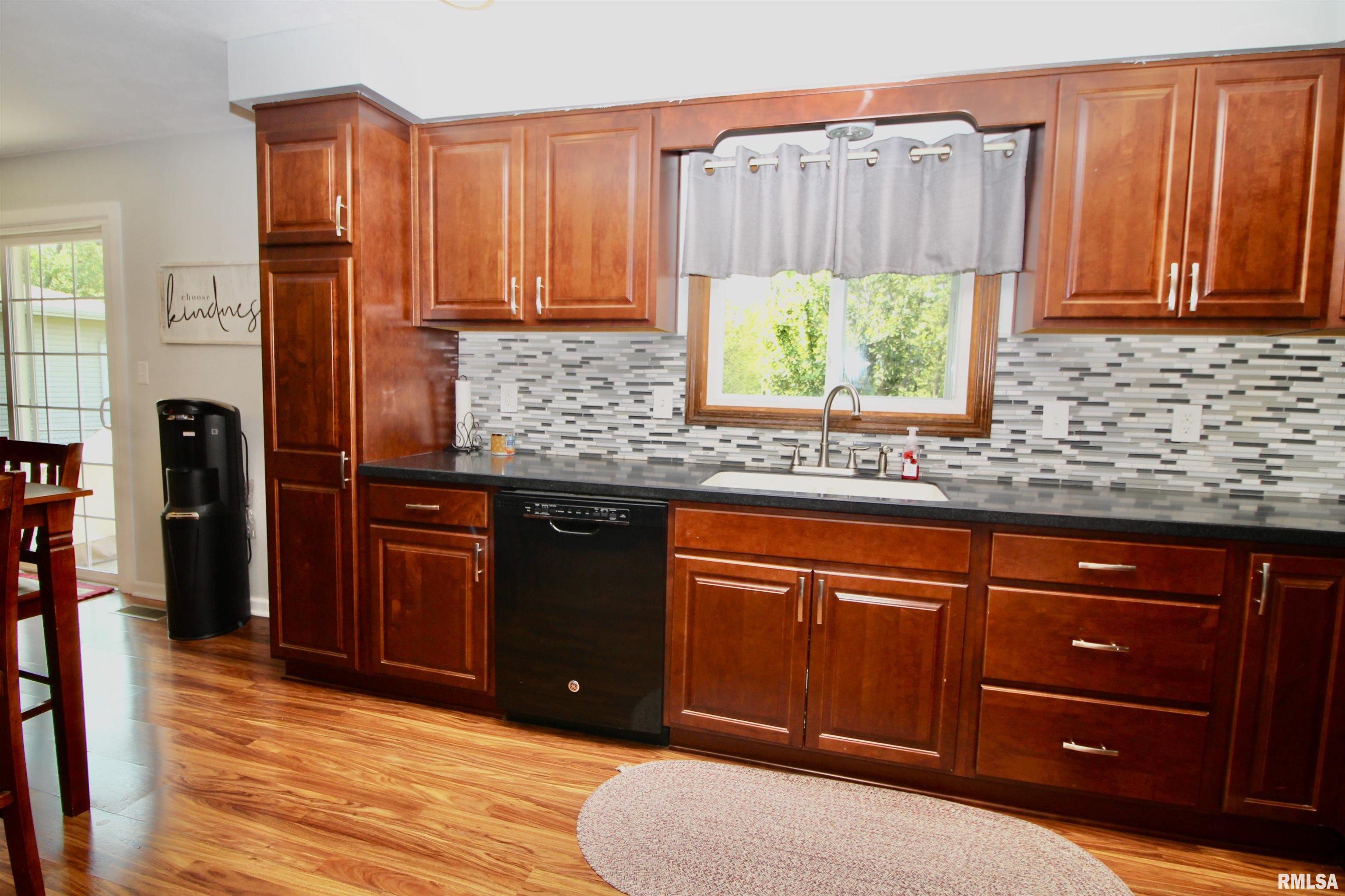 107 Chestnut Drive Morton, IL 61550 - Photo 9 of 35