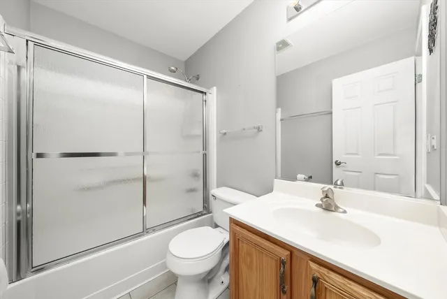 $299,900 | 1045 Fairway Drive, Fox Lake, IL 60020