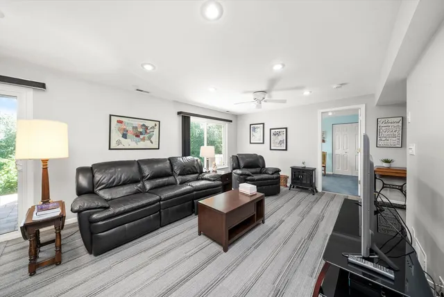 $299,900 | 1045 Fairway Drive, Fox Lake, IL 60020