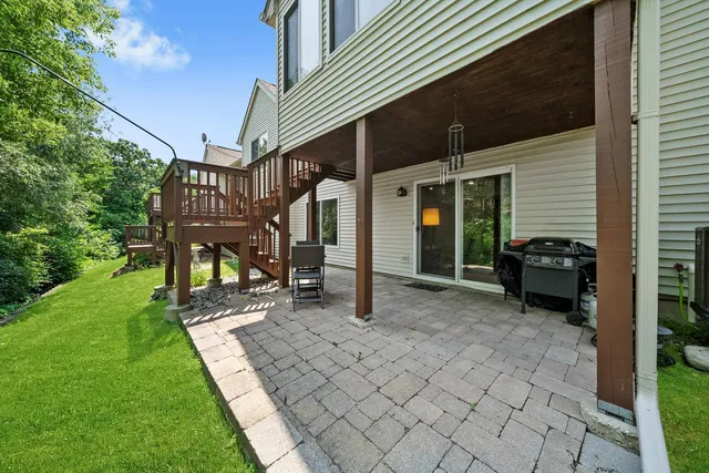 $299,900 | 1045 Fairway Drive, Fox Lake, IL 60020