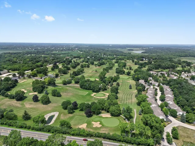 $299,900 | 1045 Fairway Drive, Fox Lake, IL 60020