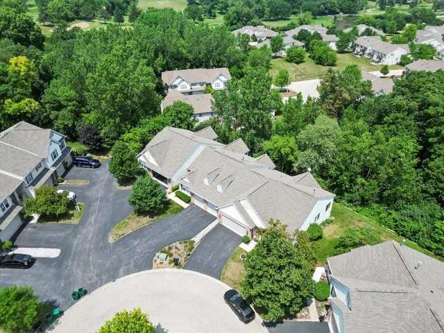 $299,900 | 1045 Fairway Drive, Fox Lake, IL 60020