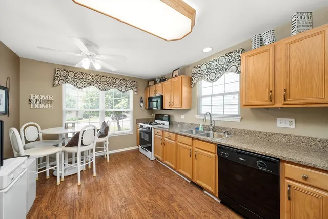 $299,900 | 1045 Fairway Drive, Fox Lake, IL 60020