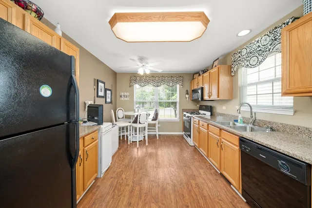 $299,900 | 1045 Fairway Drive, Fox Lake, IL 60020