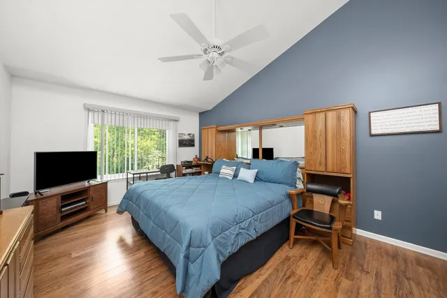 $299,900 | 1045 Fairway Drive, Fox Lake, IL 60020