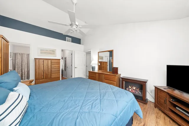 $299,900 | 1045 Fairway Drive, Fox Lake, IL 60020