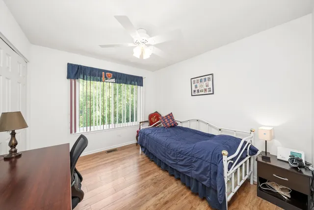 $299,900 | 1045 Fairway Drive, Fox Lake, IL 60020